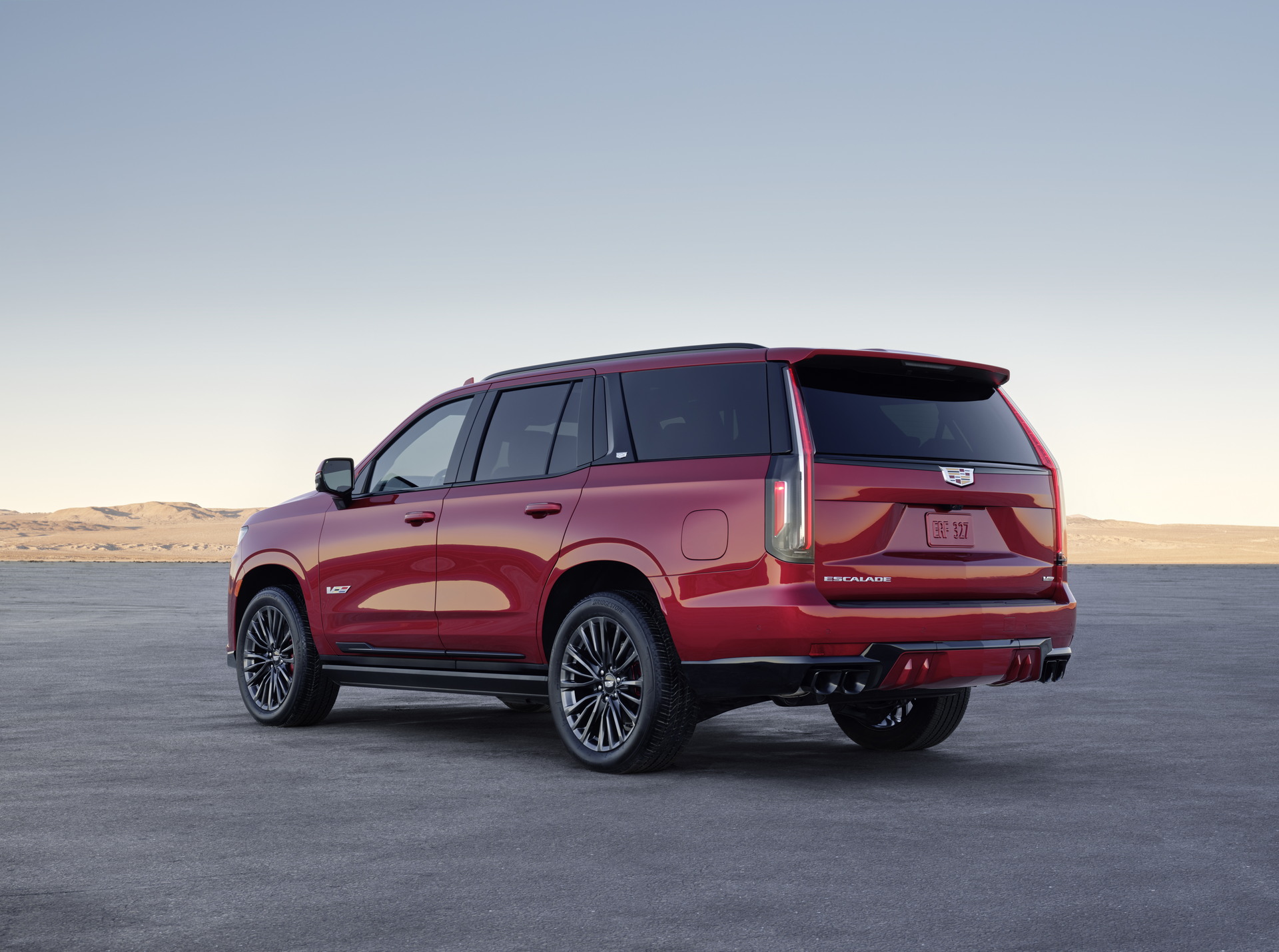 2023 Cadillac EscaladeV tanıtıldı İşte tasarımı ve özellikleri DonanımHaber