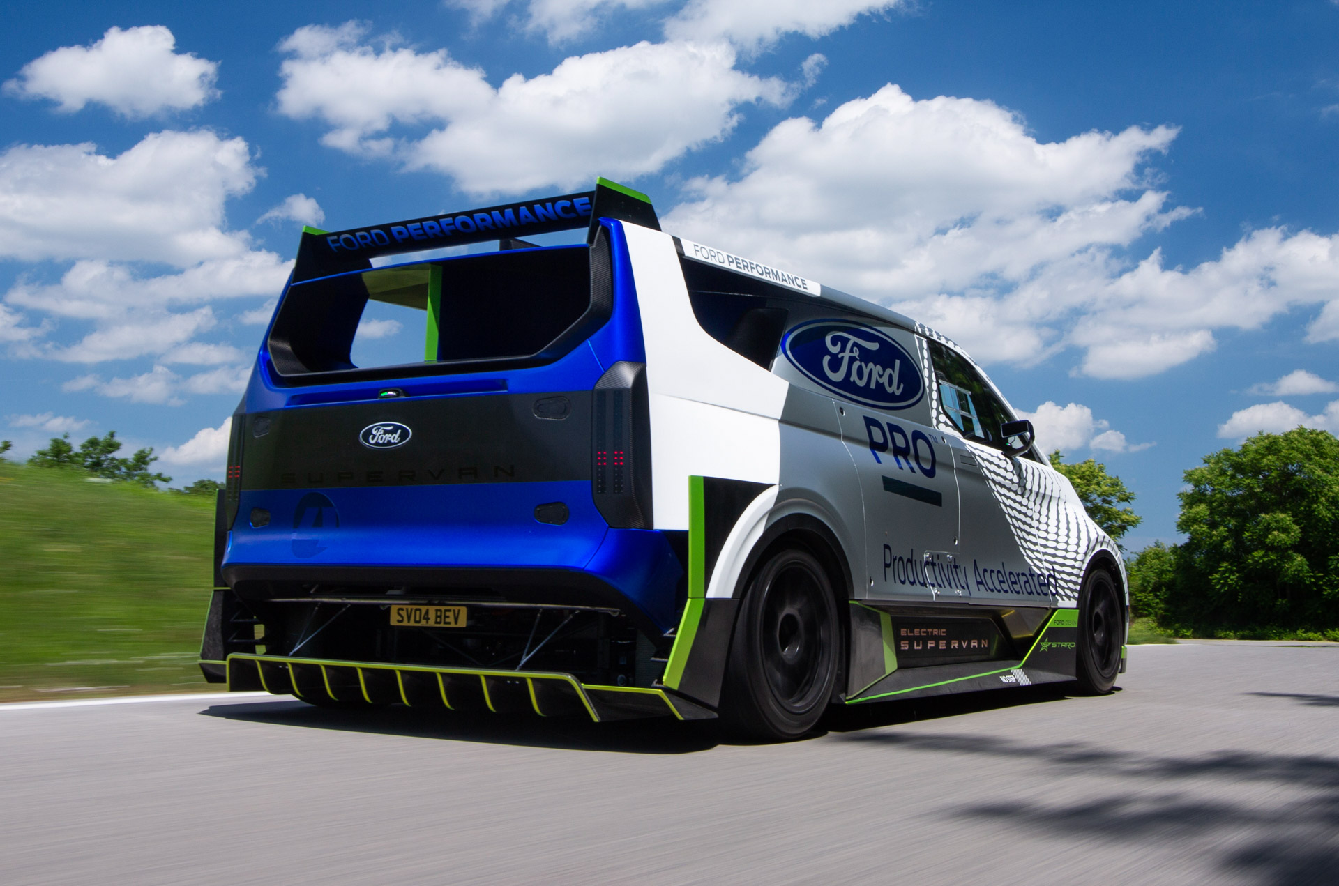 Ford Electric SuperVan 4