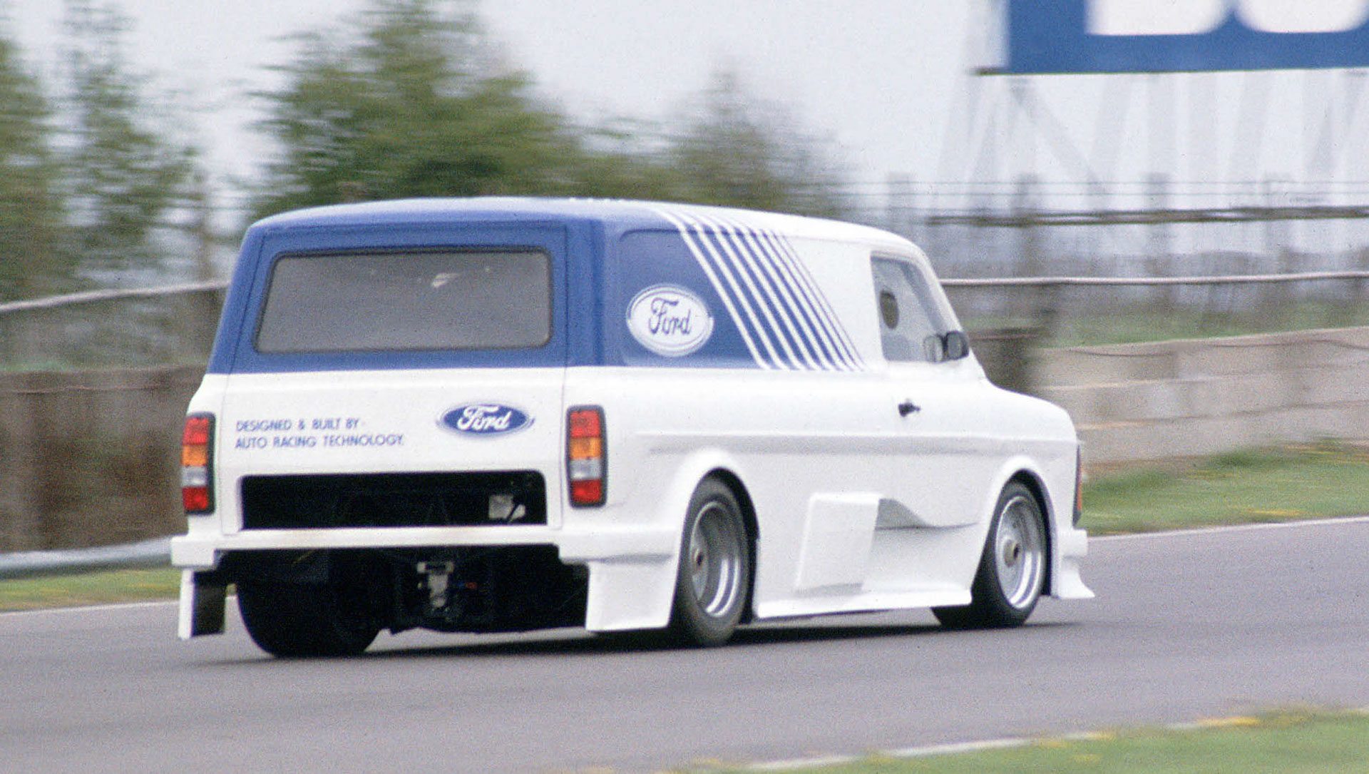 Ford Electric SuperVan 4