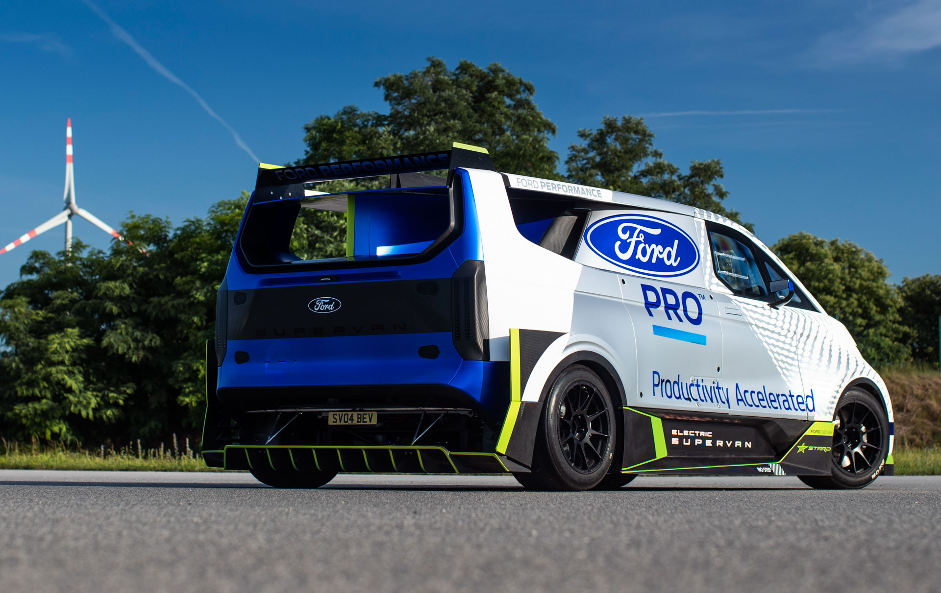 Ford Electric SuperVan 4