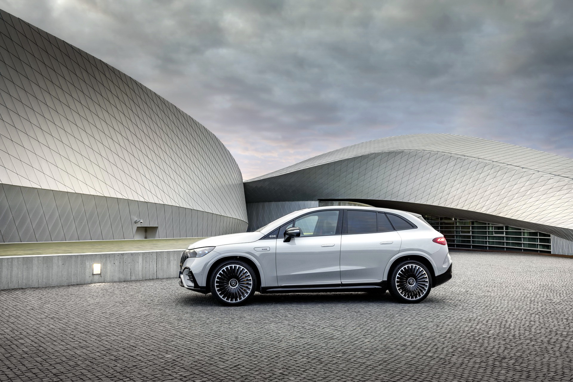 2023 Mercedes-AMG EQE SUV