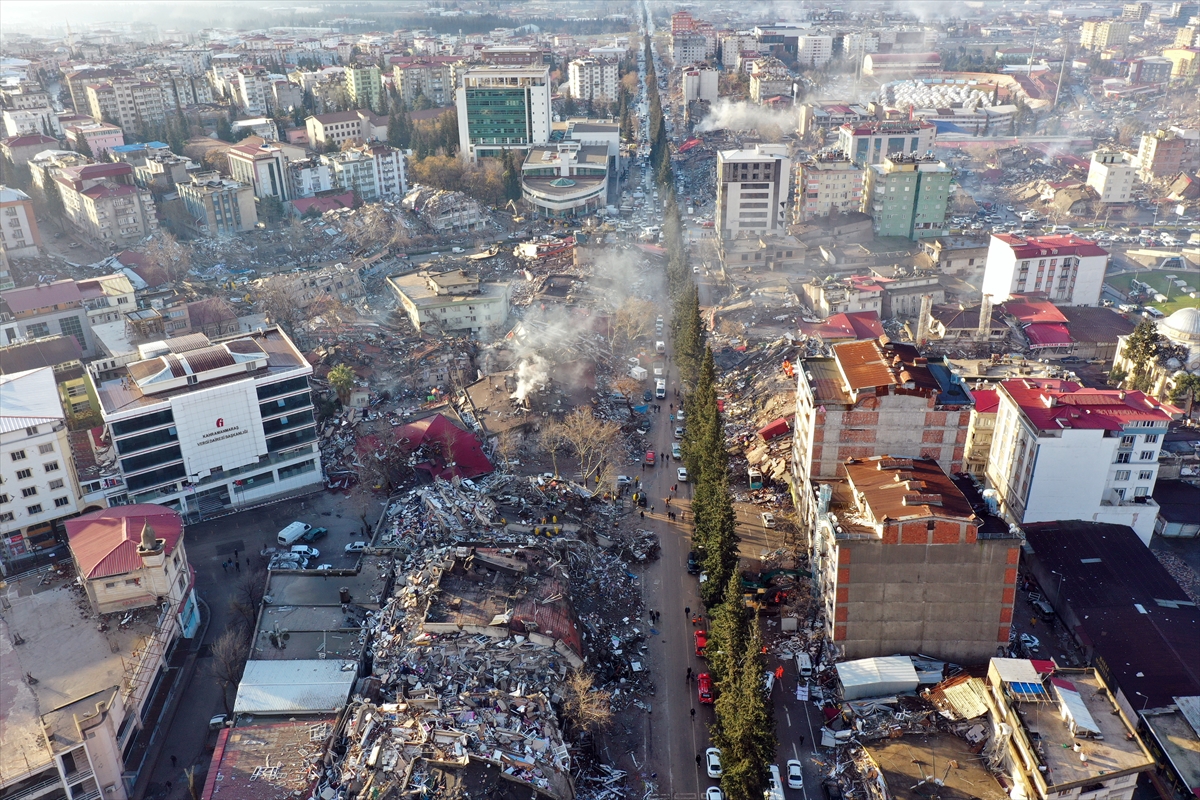 Deprem bölgesinden drone görün