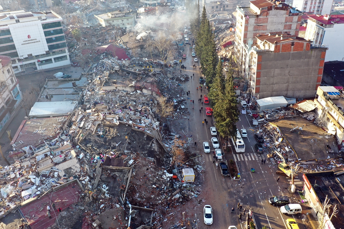 Deprem bölgesinden drone görün