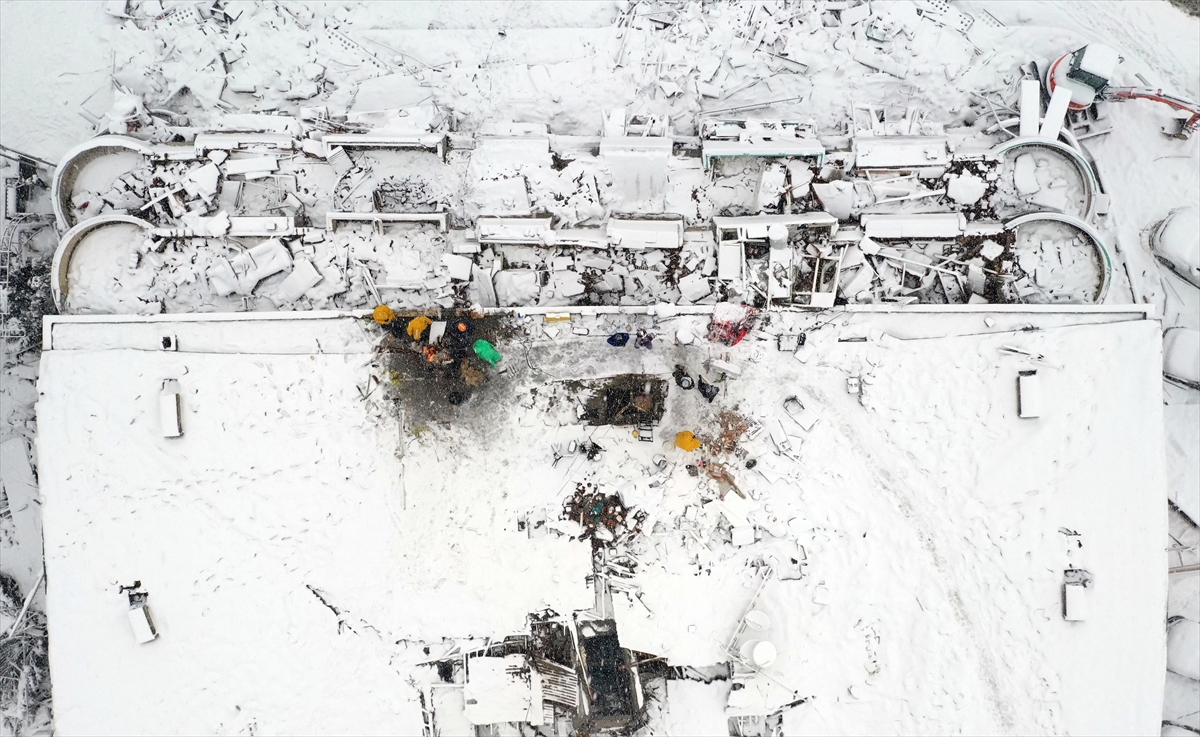 Deprem bölgesinden drone görün