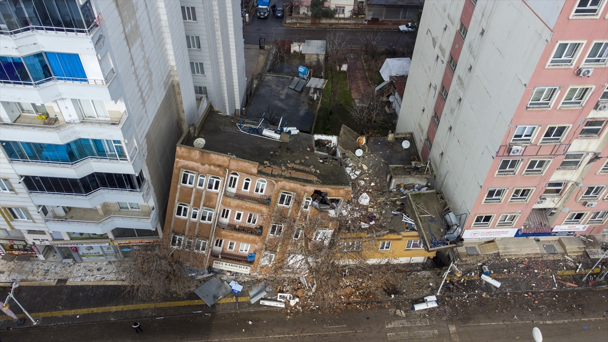 Deprem bölgesinden drone görün