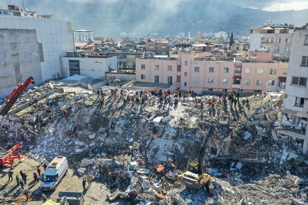 Deprem bölgesinden drone görün