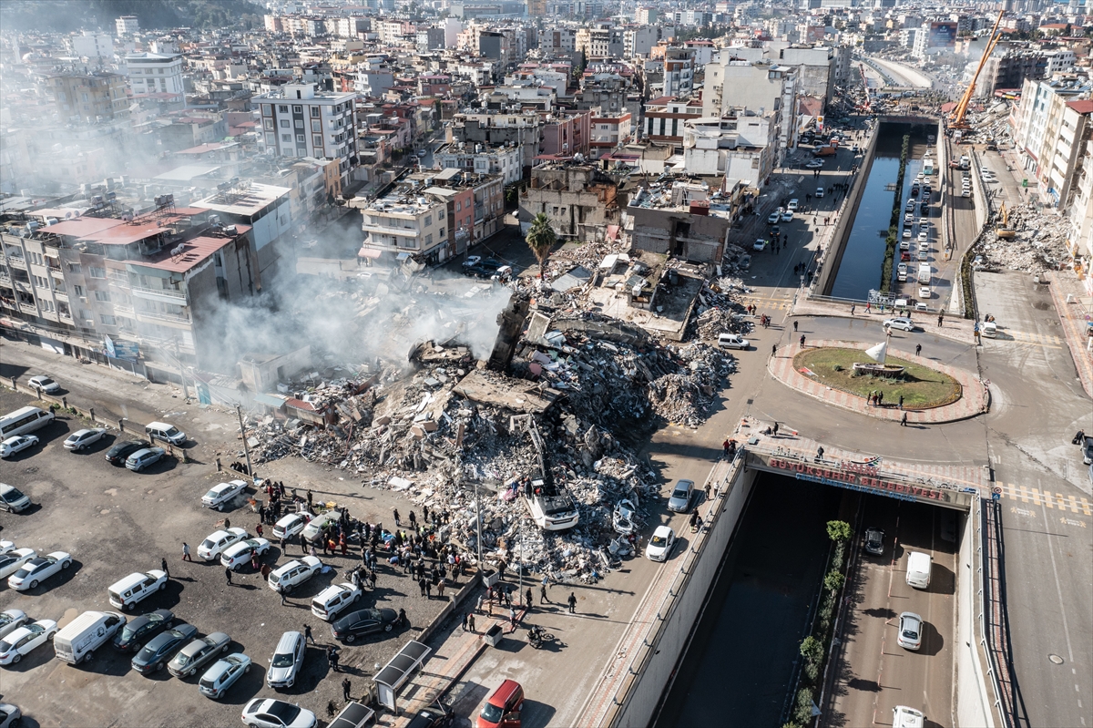 Deprem bölgesinden drone görün