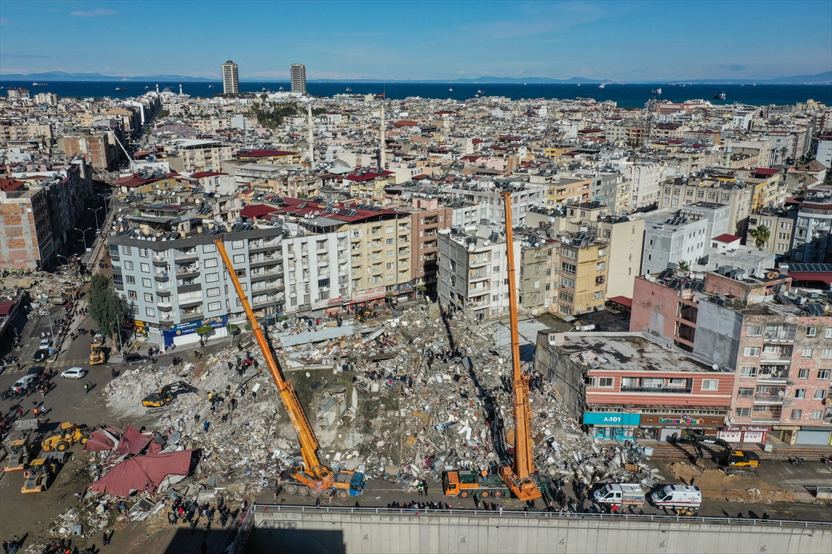 Deprem bölgesinden drone görün