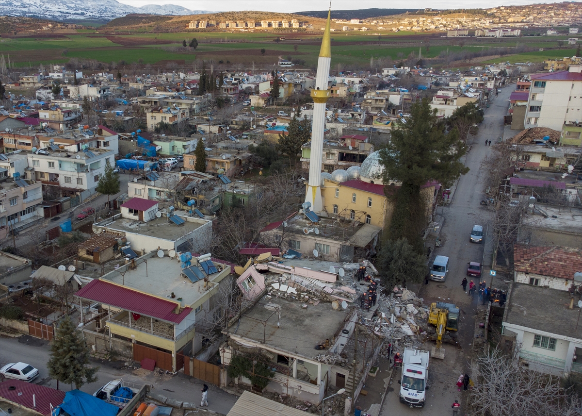 Deprem bölgesinden drone görün