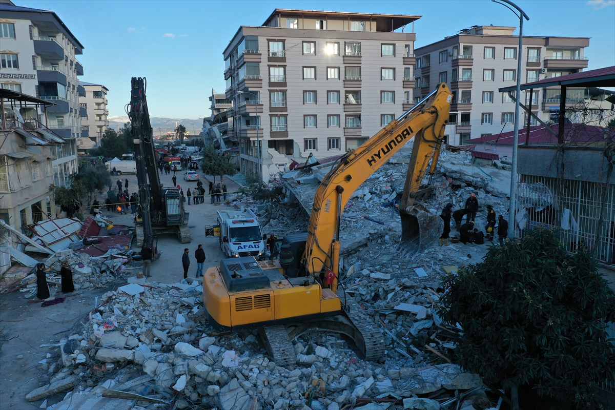 Deprem bölgesinden drone görün