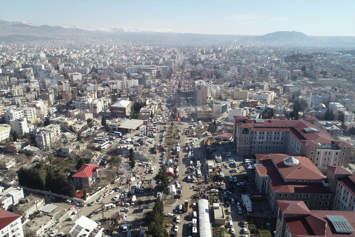 Deprem bölgesinden drone görün