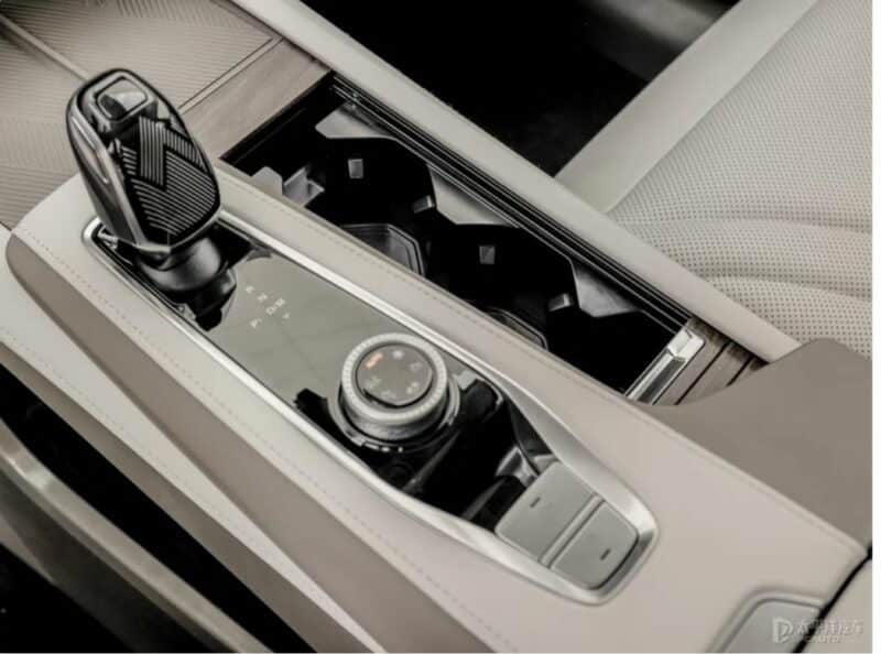 Roewe RX9 SUV