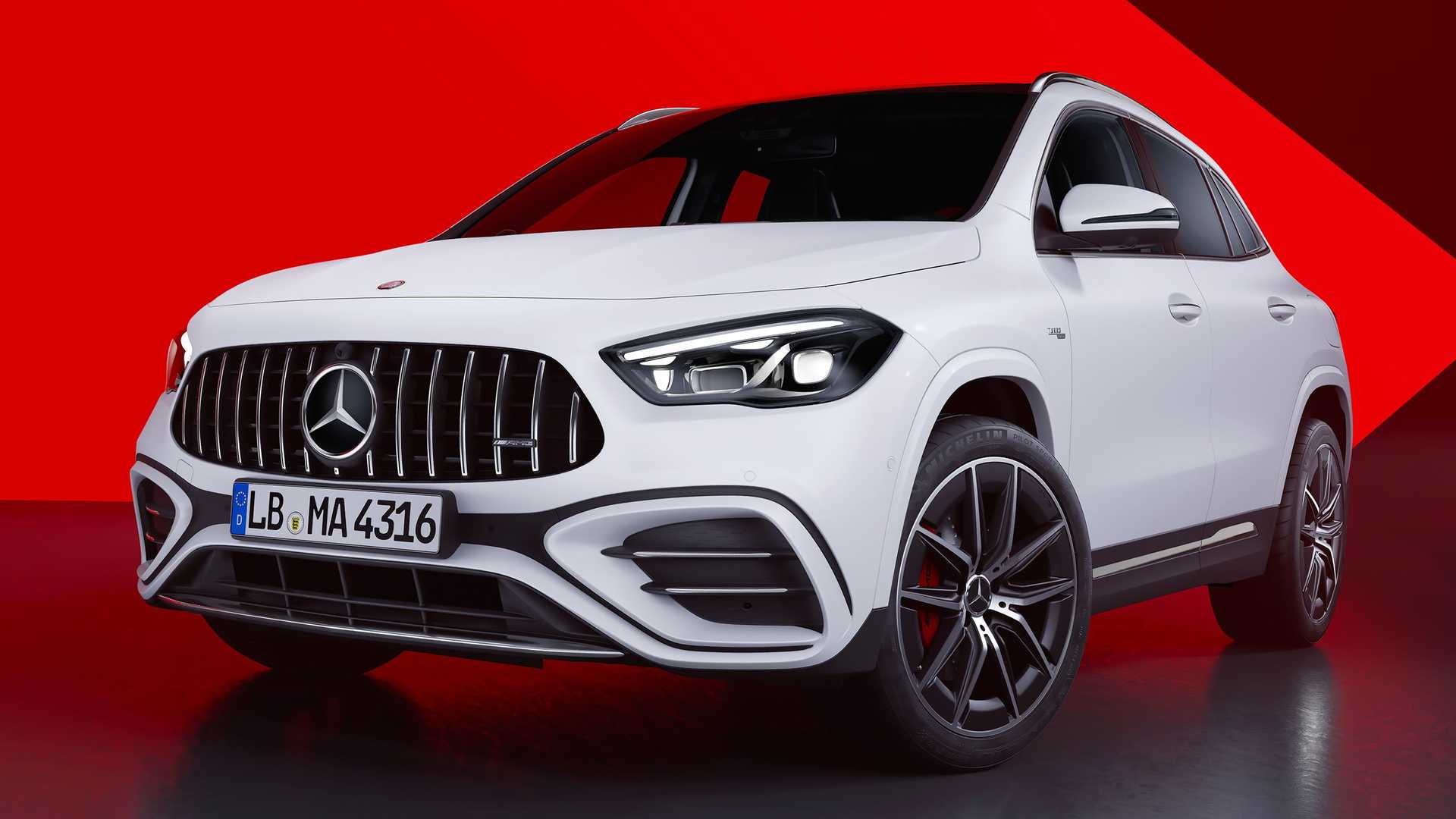 Makyajlı Mercedes GLA ve GLB