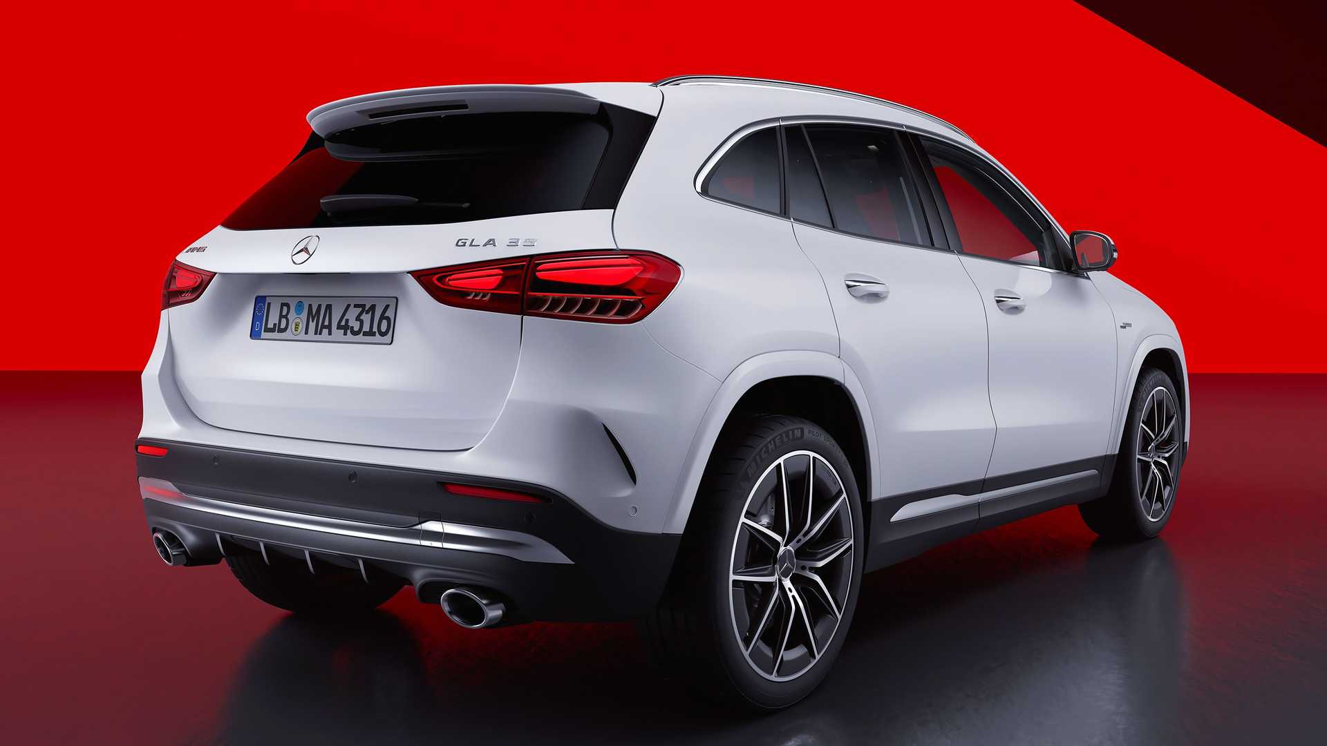 Makyajlı Mercedes GLA ve GLB