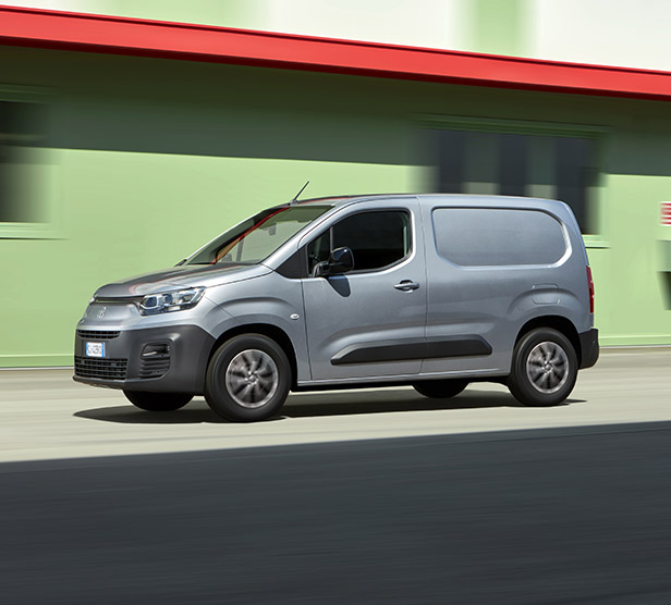 Yeni 2023 Fiat Doblo