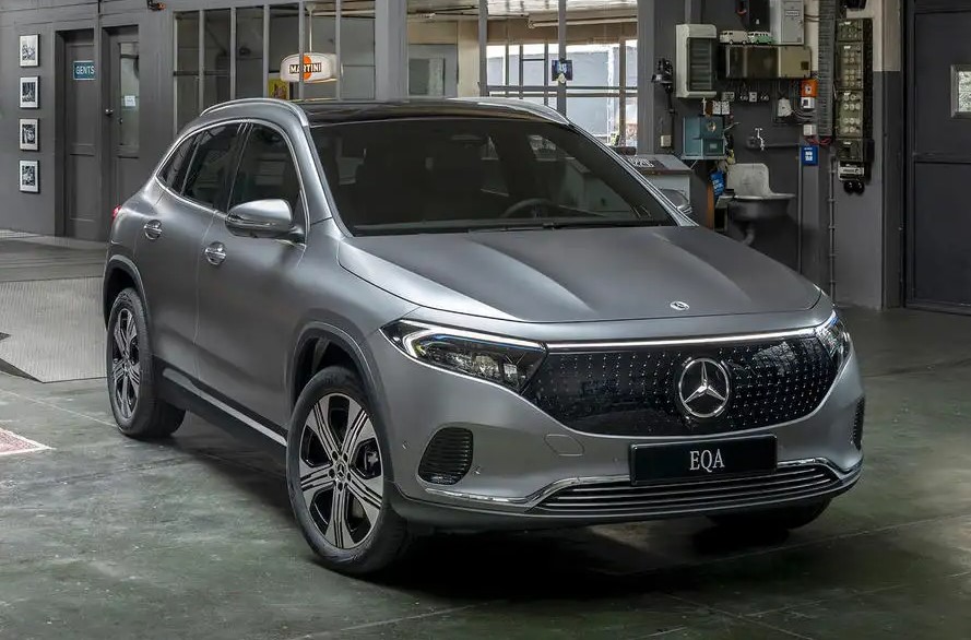 Yeni Mercedes Benz EQA ve EQB