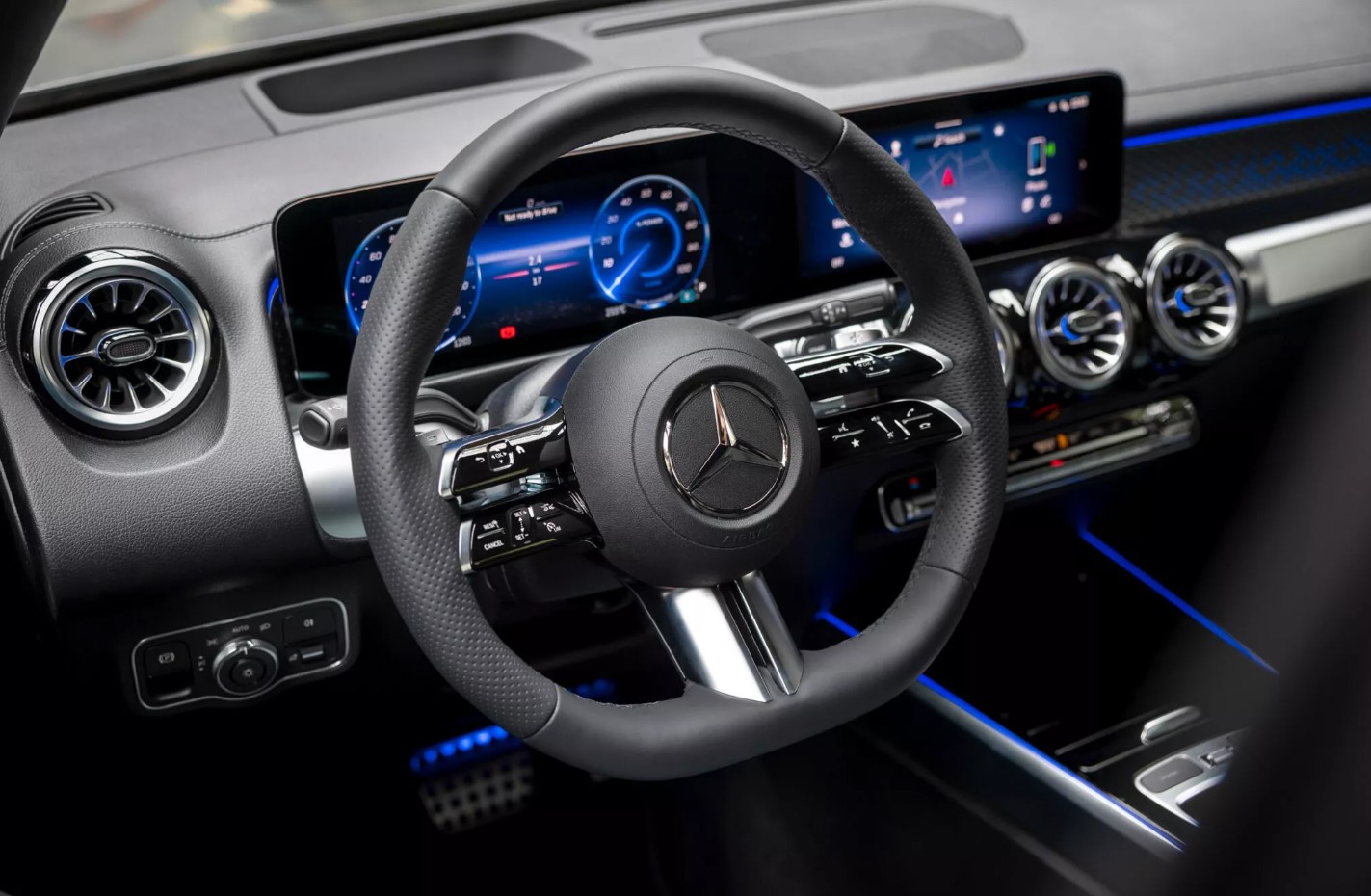 Yeni Mercedes Benz EQA ve EQB