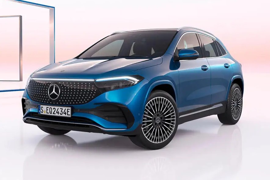 Yeni Mercedes Benz EQA ve EQB