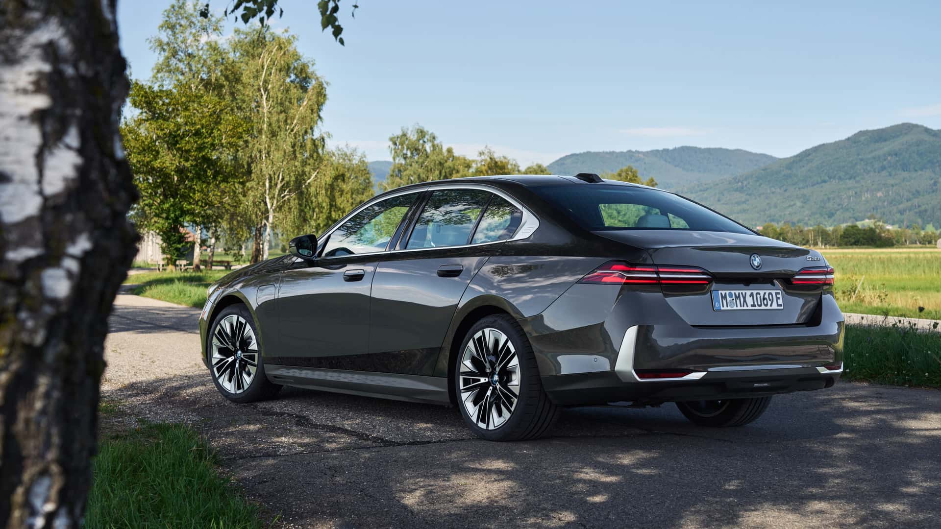 BMW 530e, 550e xDrive PHEV