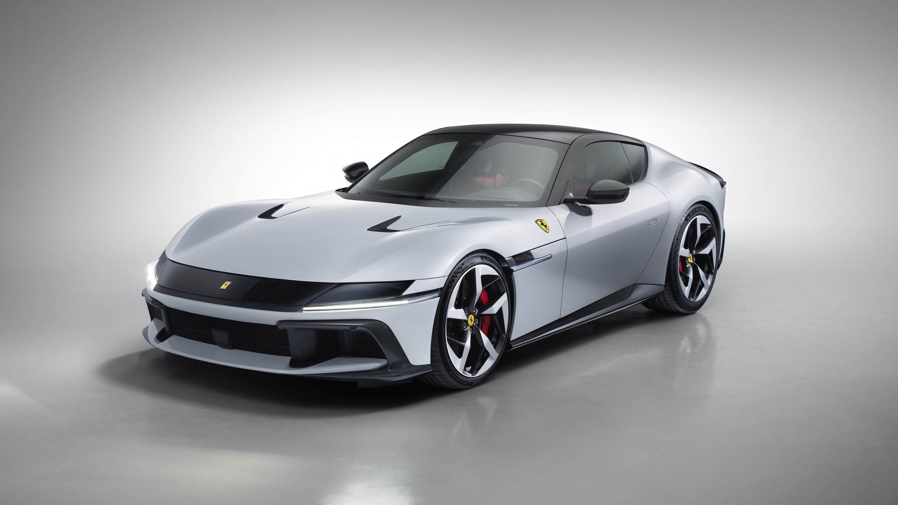 Ferrari 12Cilindri tanıtıldı