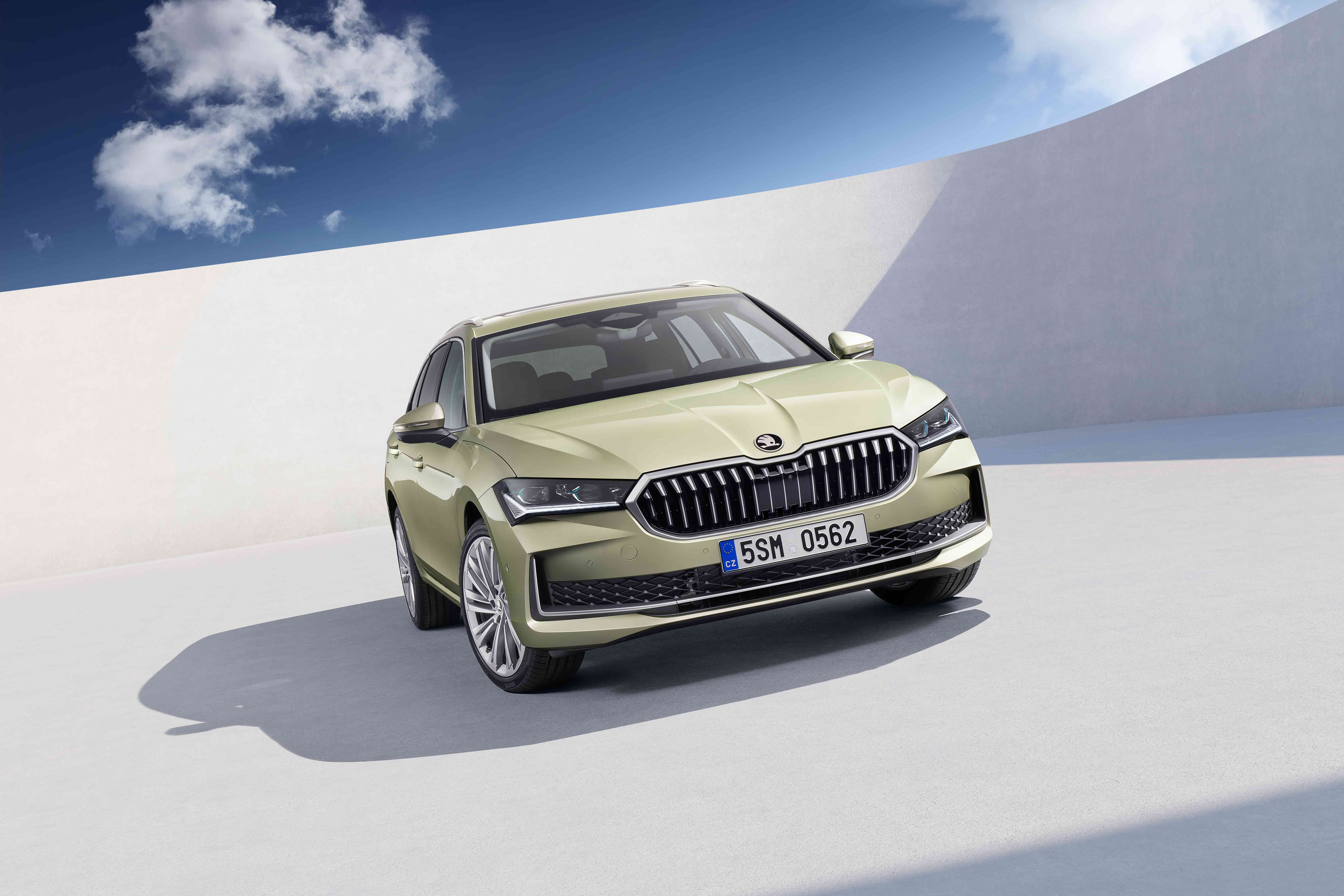 Yeni Skoda Superb