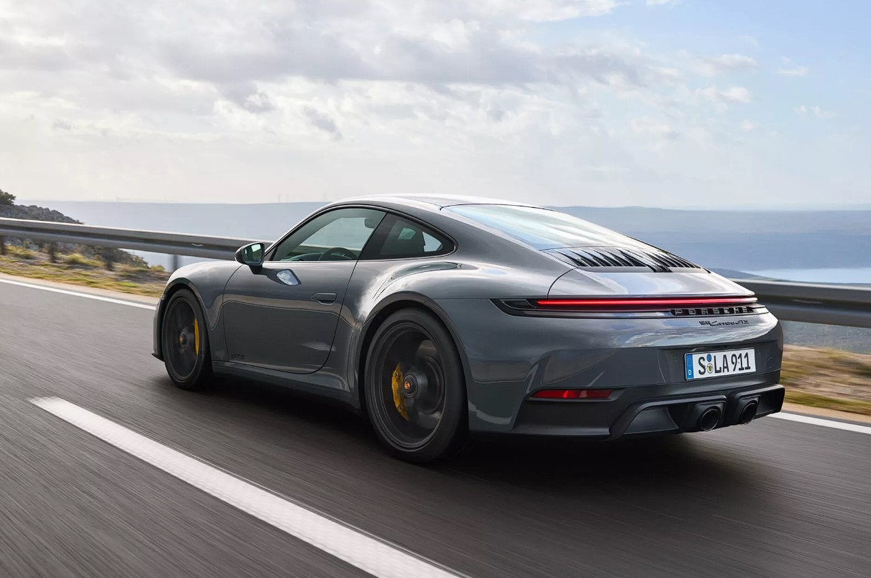 2025 Porsche 911 Carrera GTS