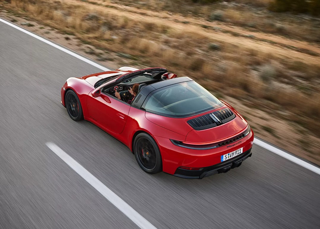 2025 Porsche 911 Carrera GTS