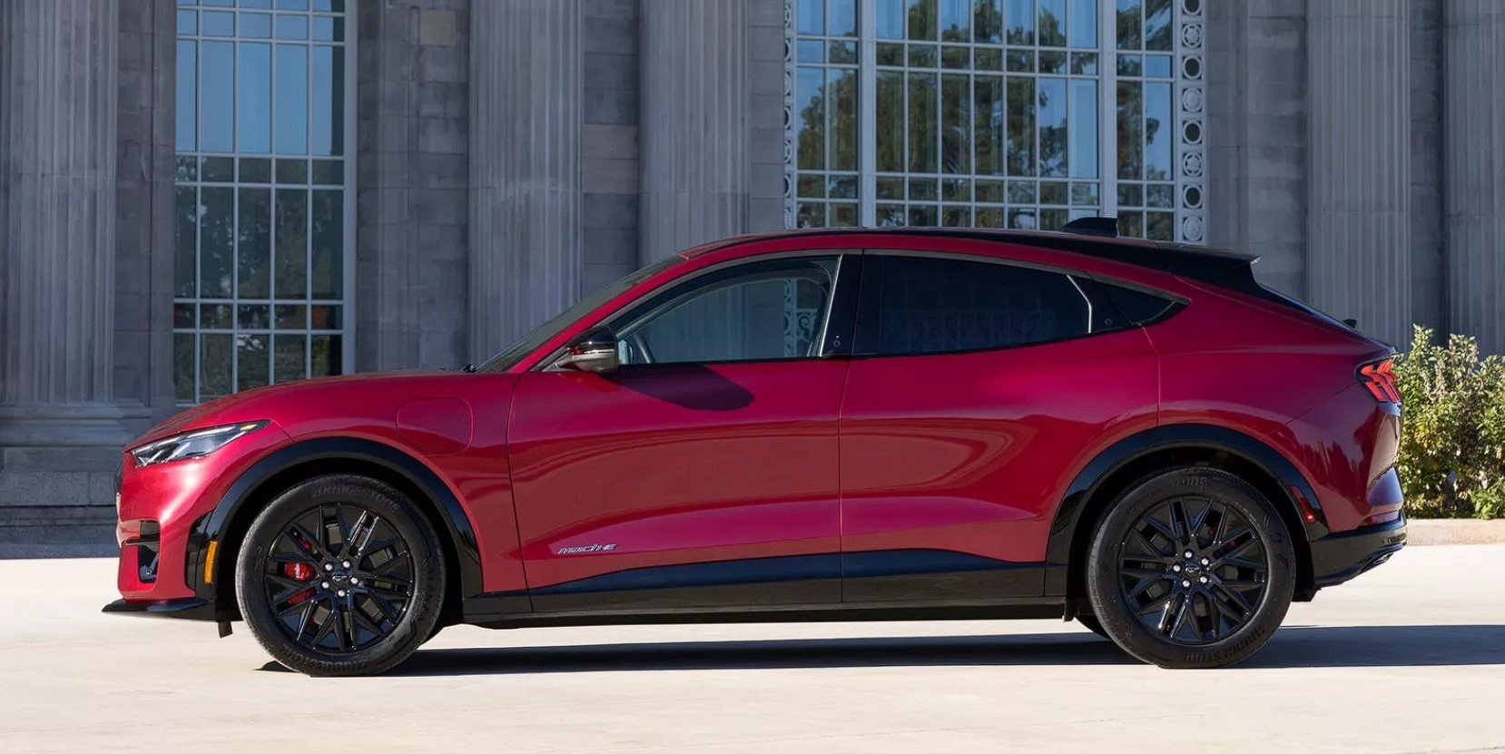 2025 Ford Mustang Mach-E