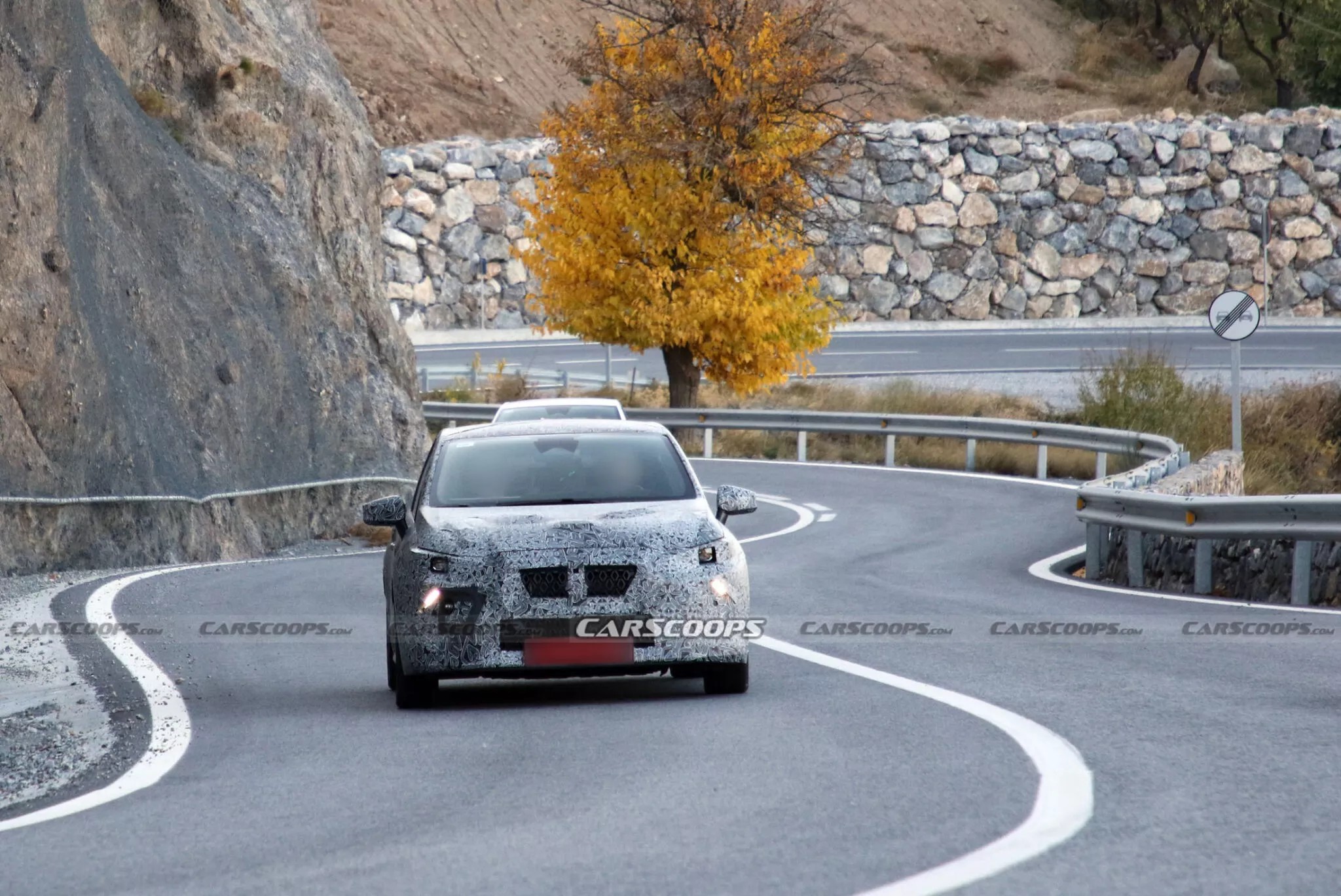 Yeni Clio'dan casus resimler