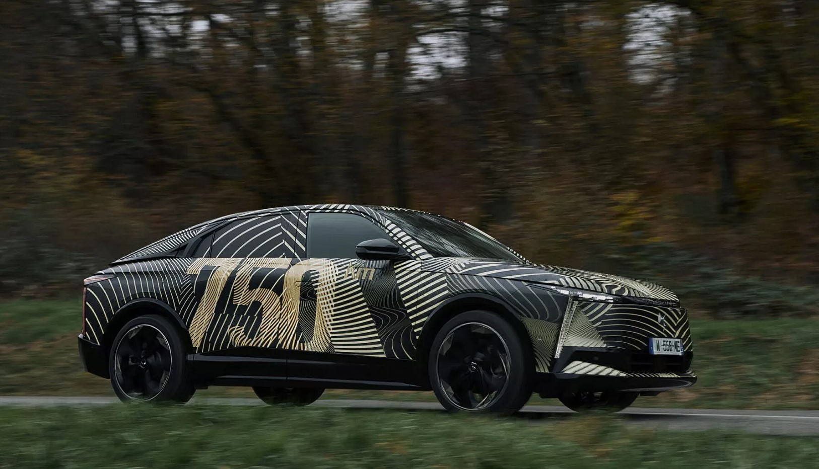 DS elektrikli fastback