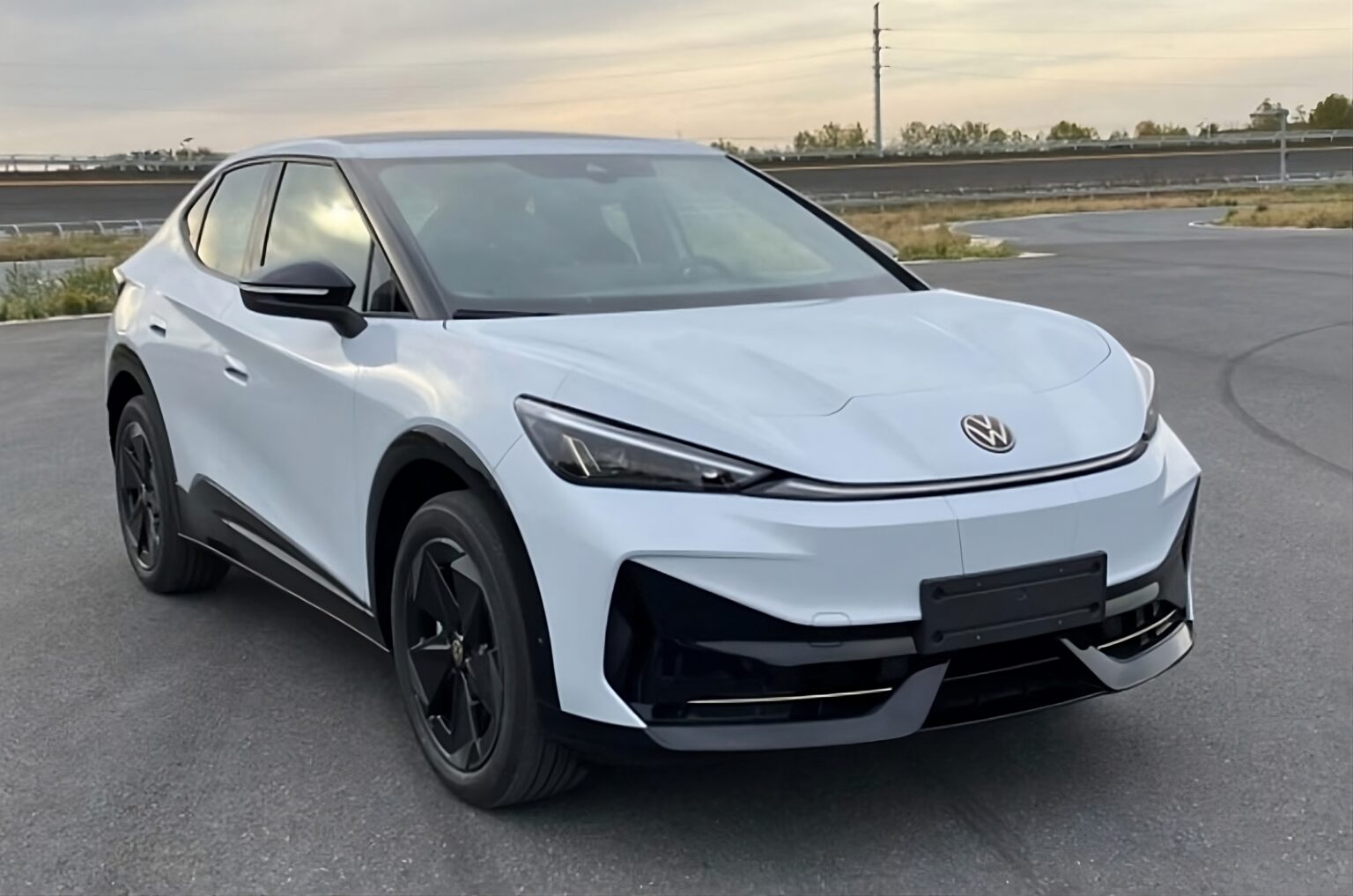 Volkswagen ID.UNYX 06