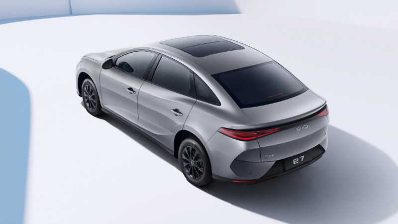 BYD e7