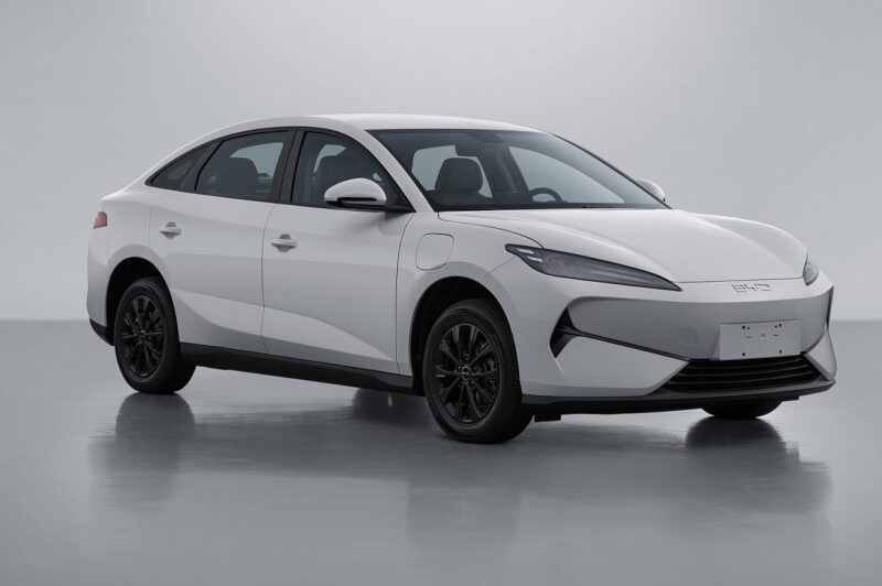 BYD e7