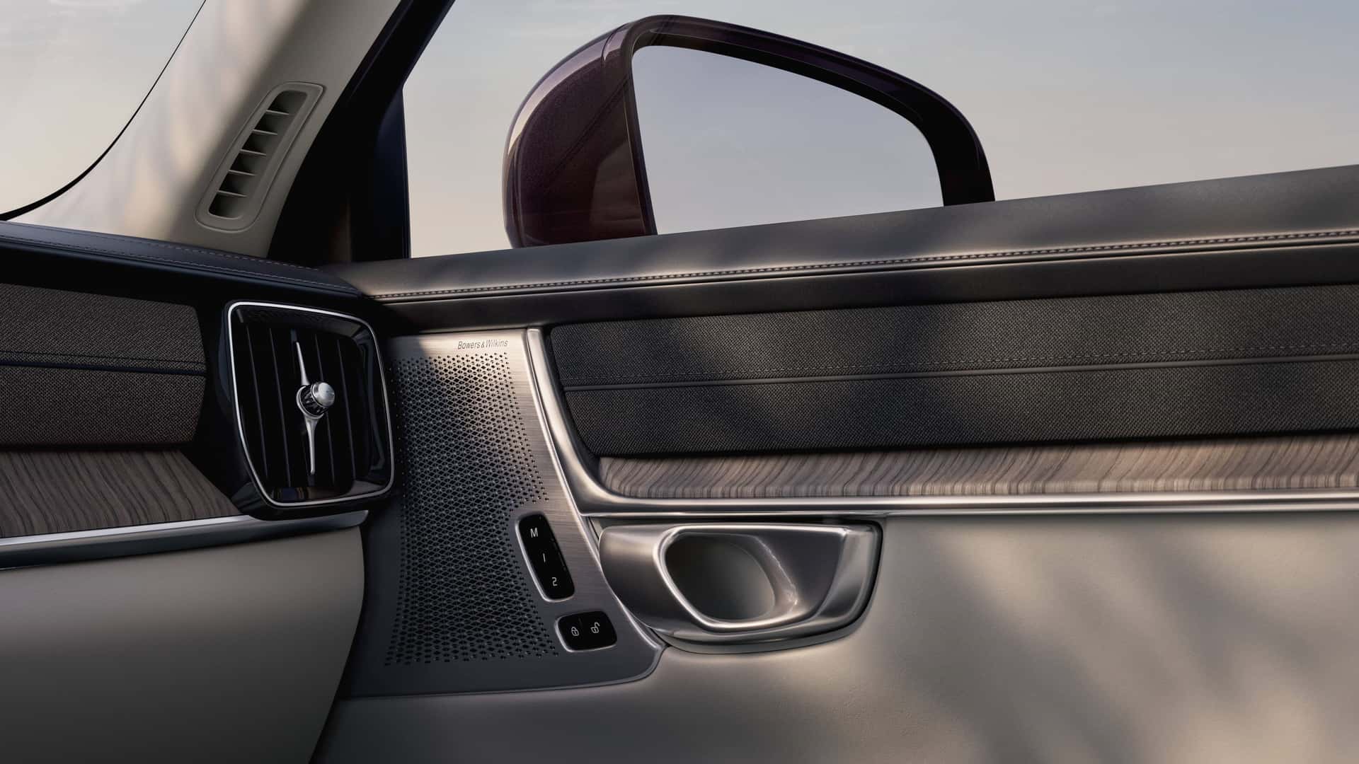 2025 Volvo S90