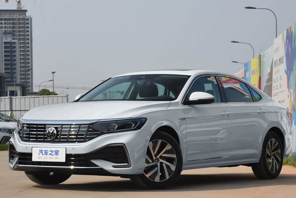 Uygun fiyatlı yeni Passat PHEV