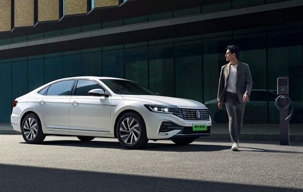Uygun fiyatlı yeni Passat PHEV