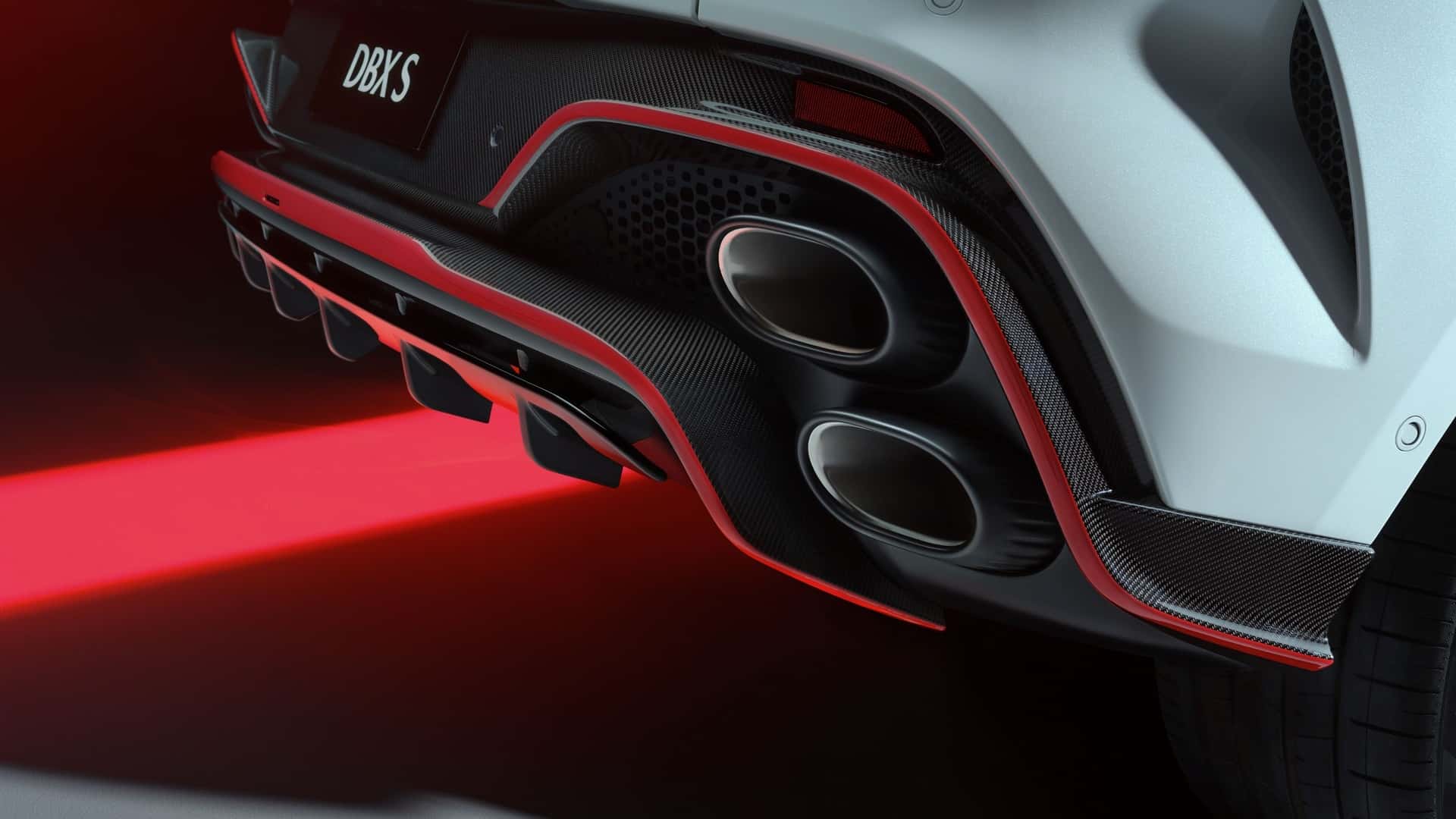 Aston Martin DBX S