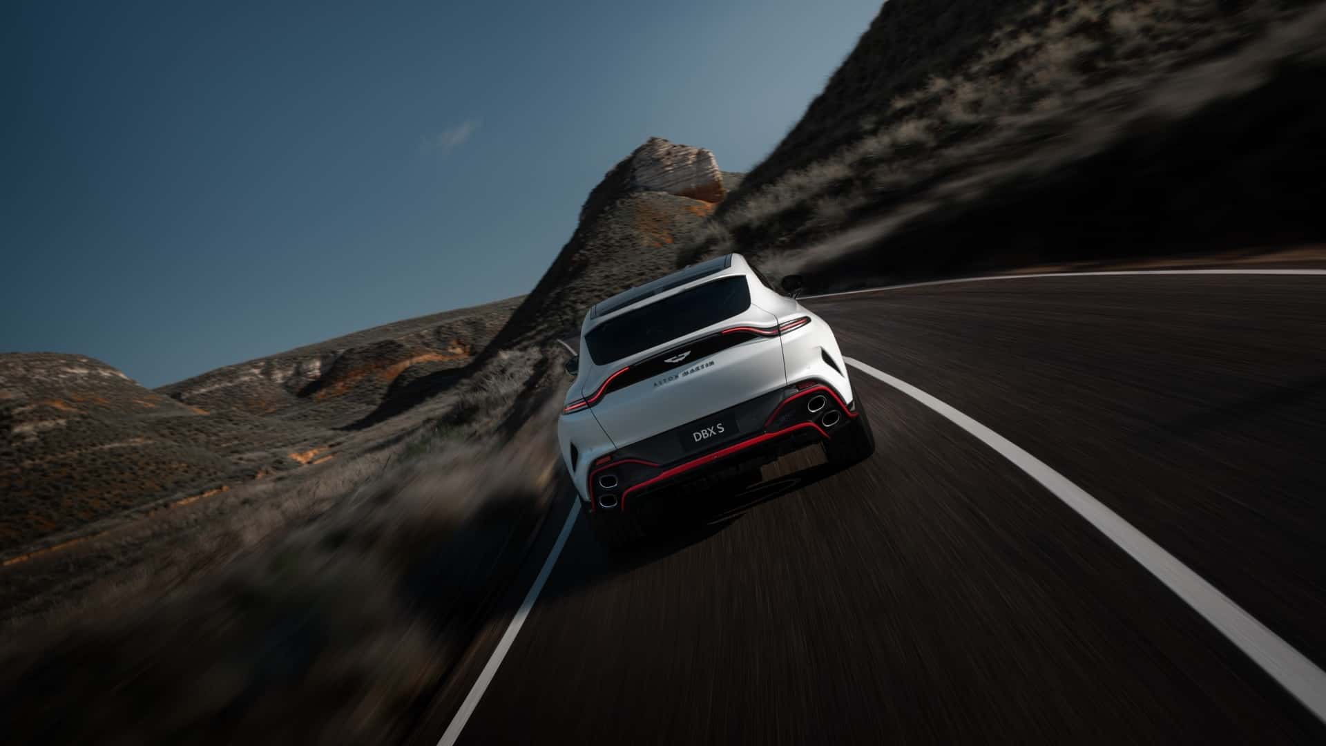 Aston Martin DBX S