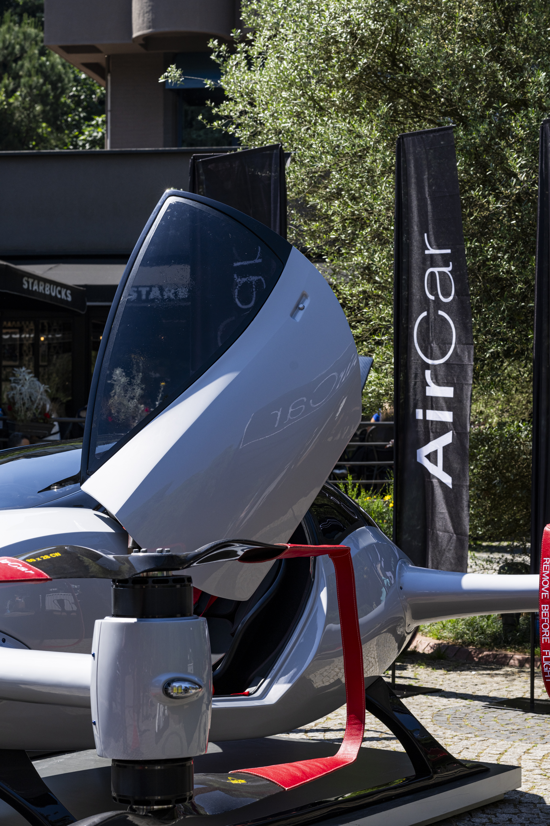 Yerli uçan araba AirCar