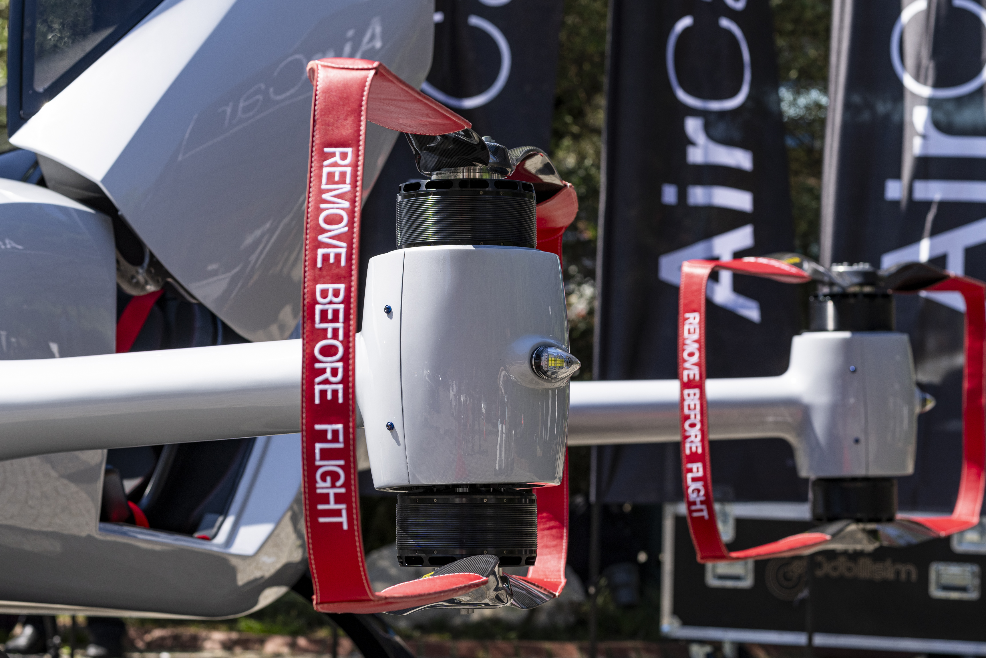 Yerli uçan araba AirCar