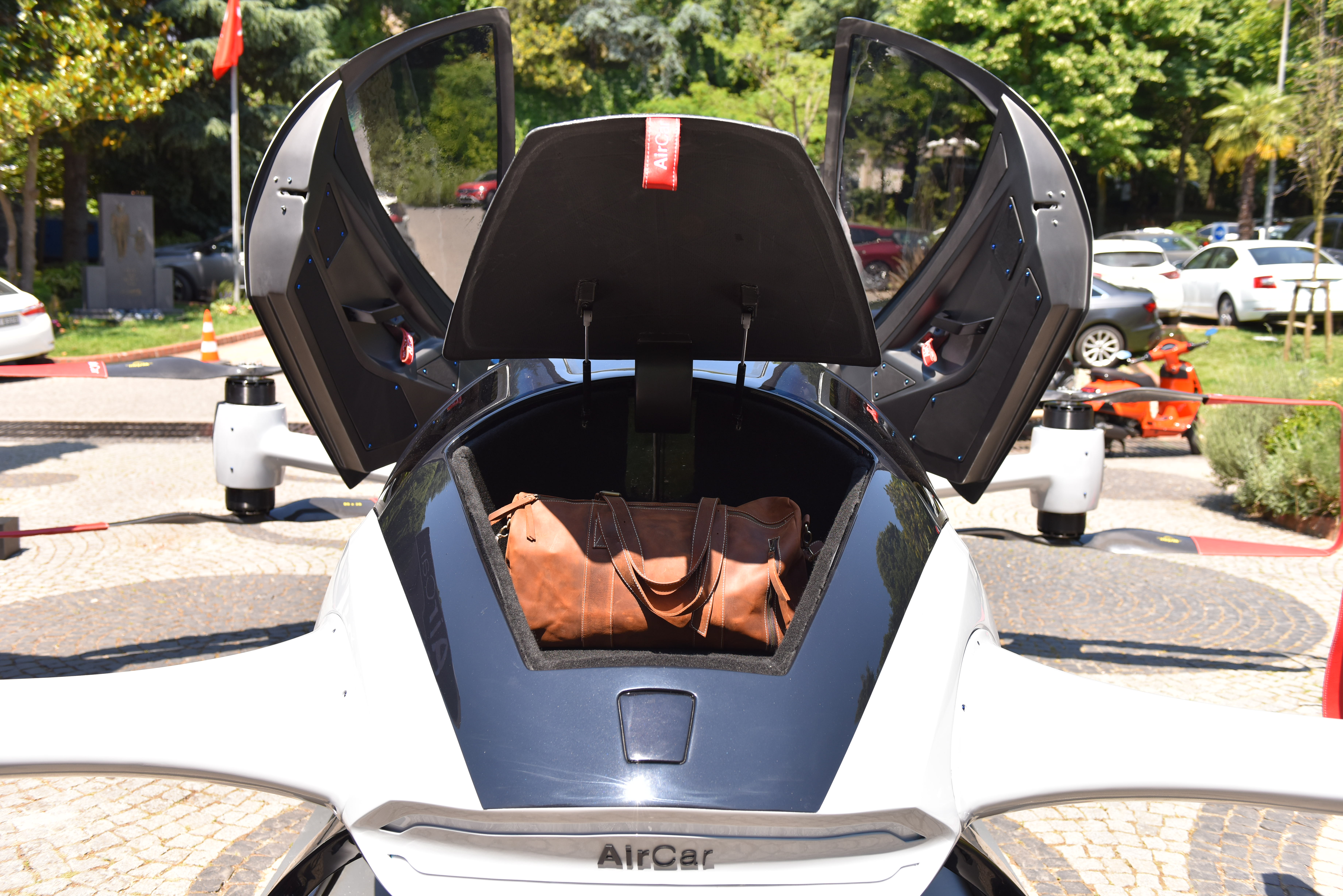 Yerli uçan araba AirCar