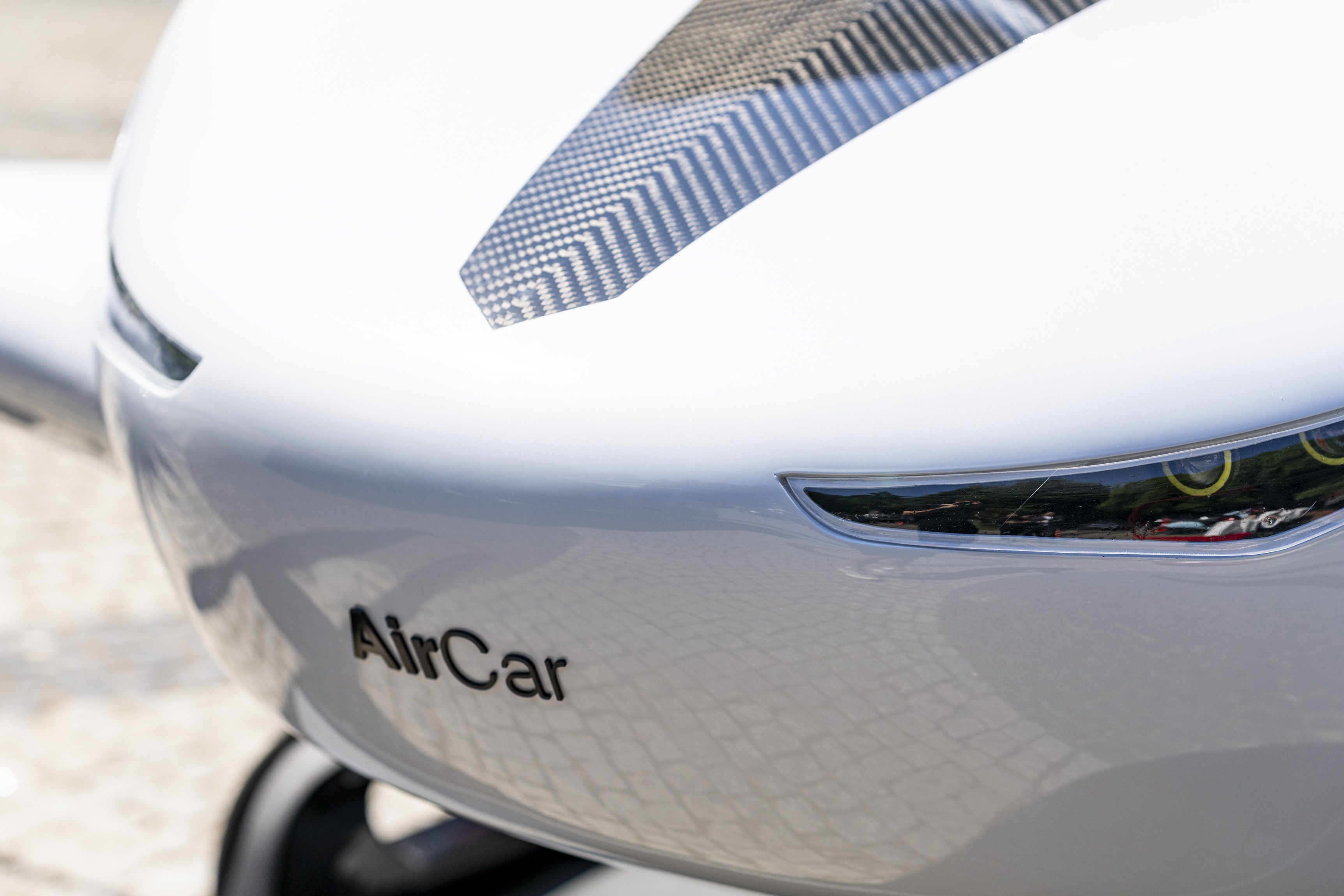 Yerli uçan araba AirCar
