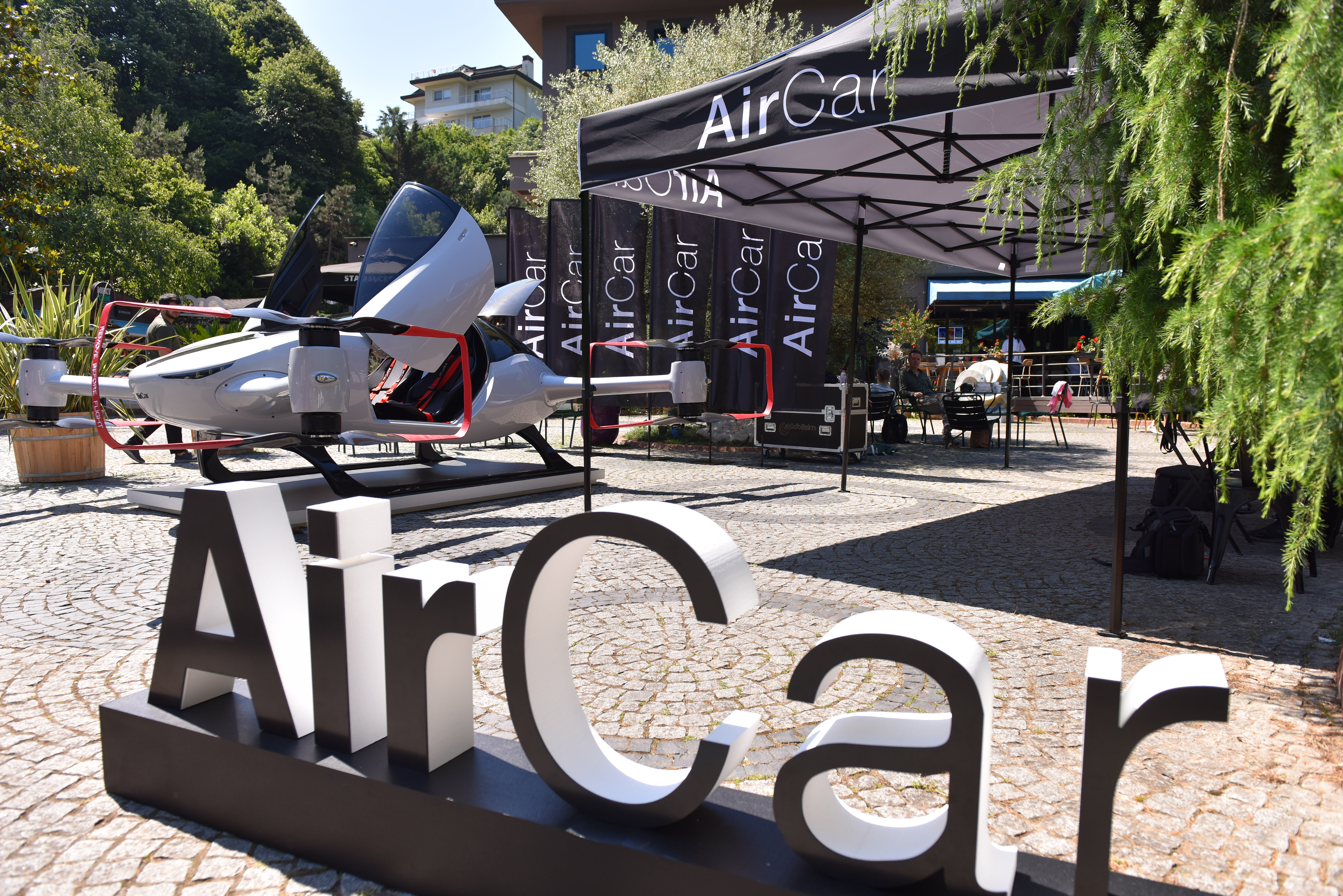 Yerli uçan araba AirCar