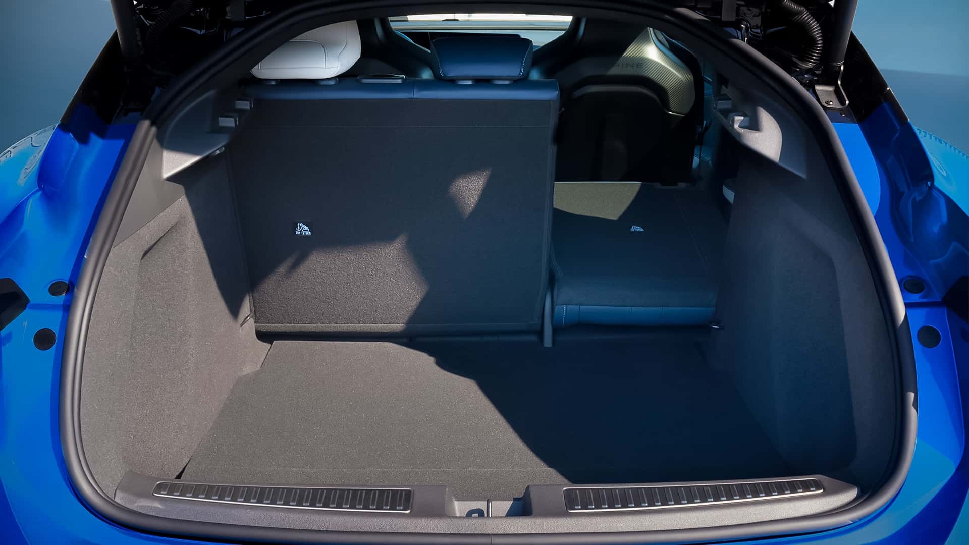 Alpine A390