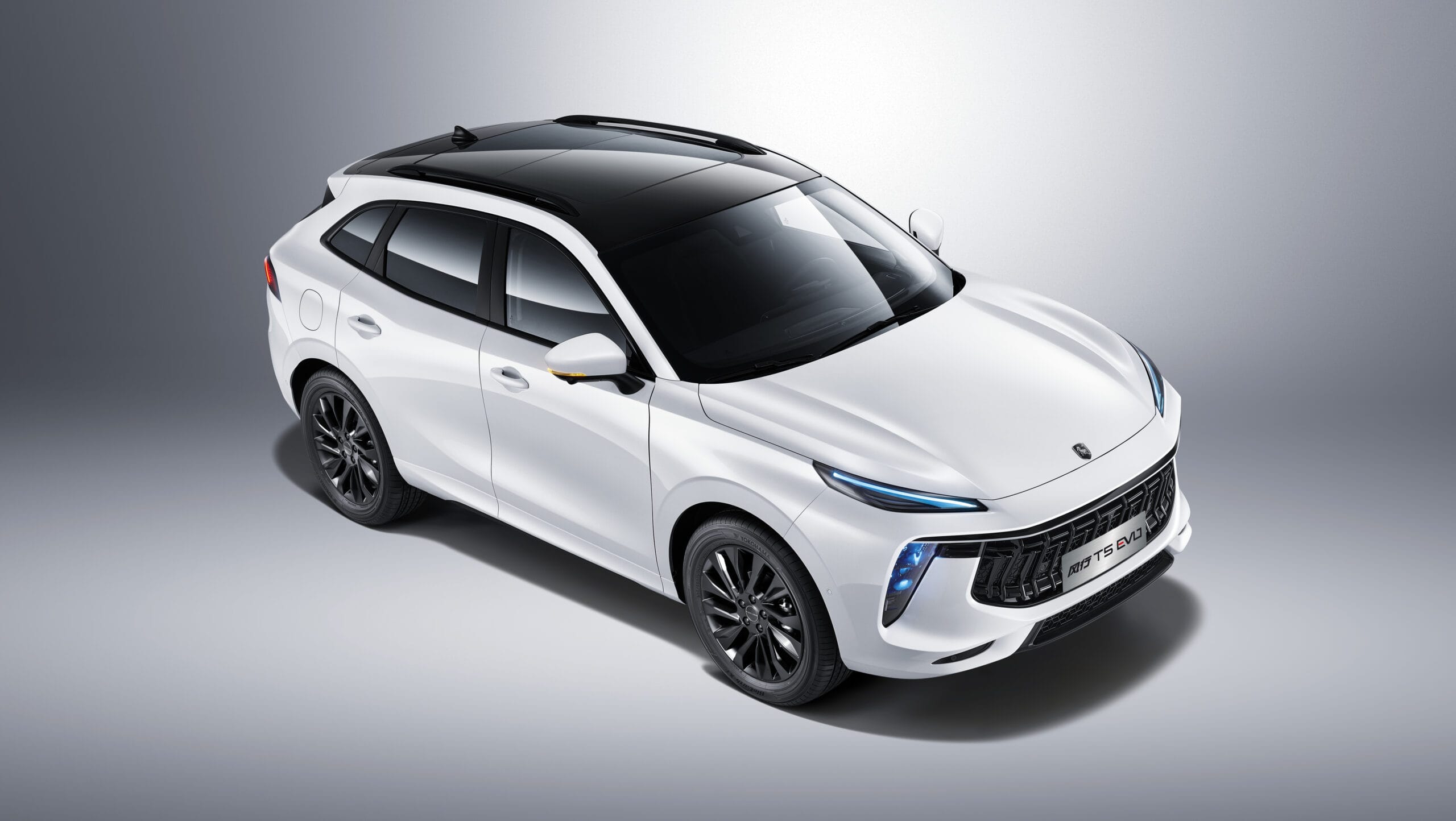 Forthing T5 Evo ve M4 U-Tour