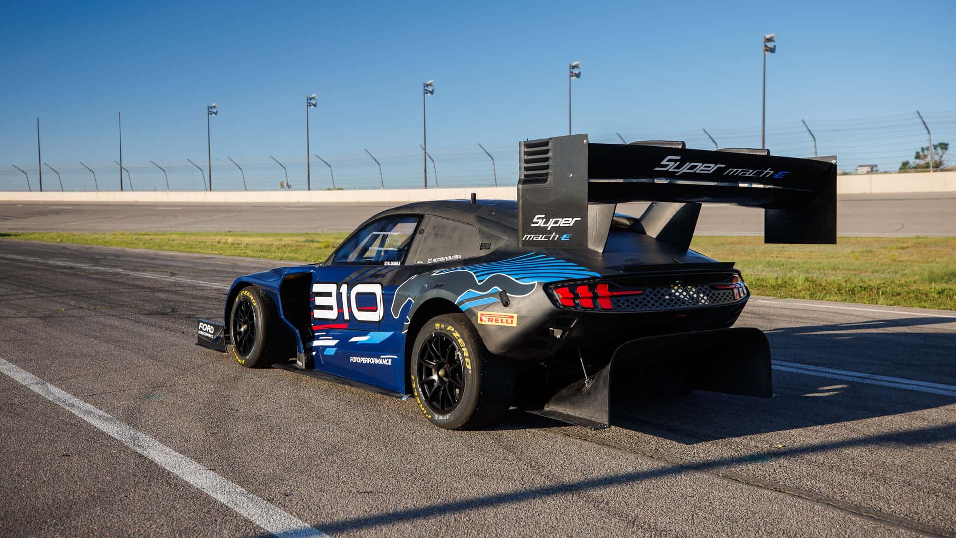 Mustang Super Mach-E