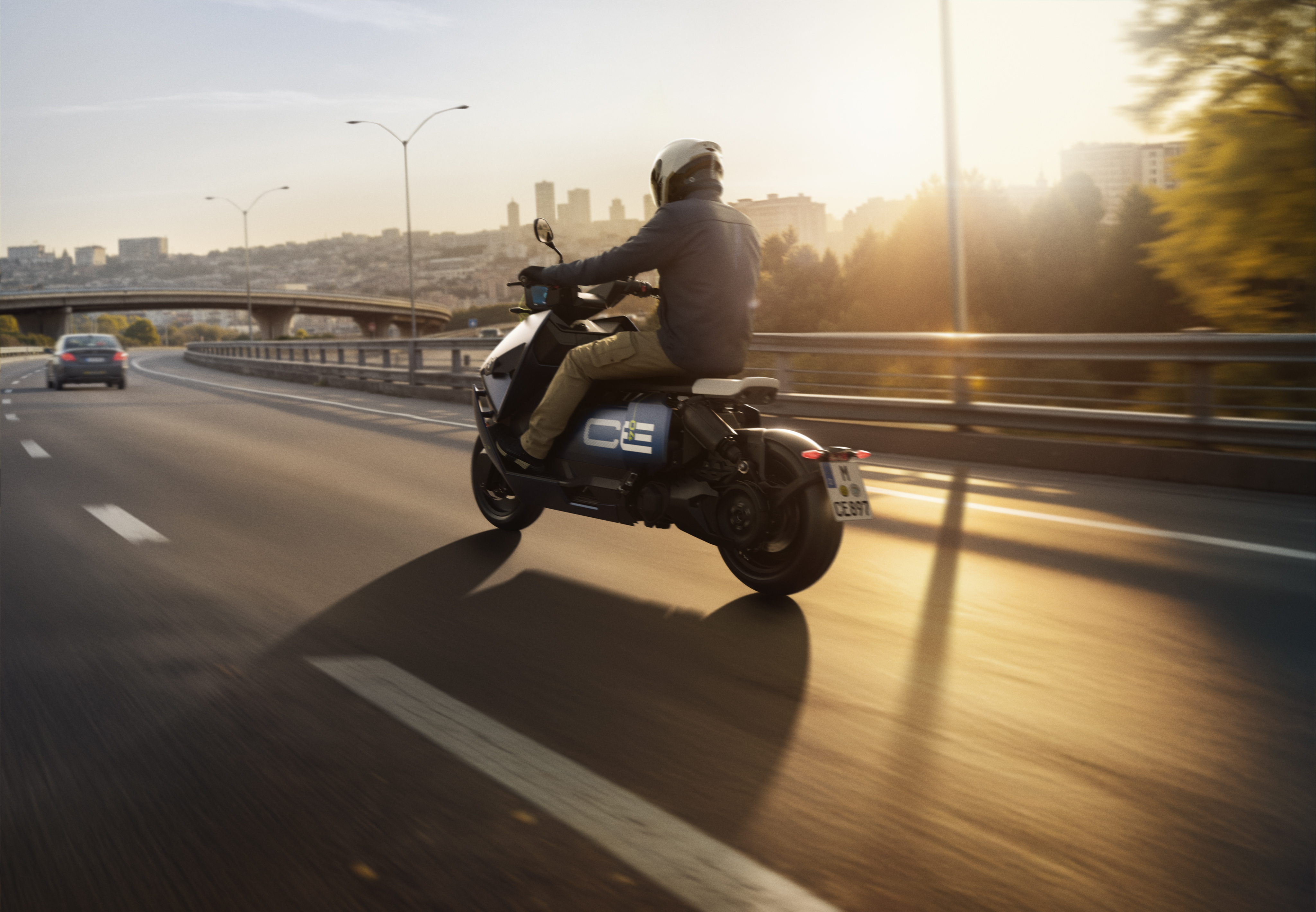 Yeni BMW CE 04