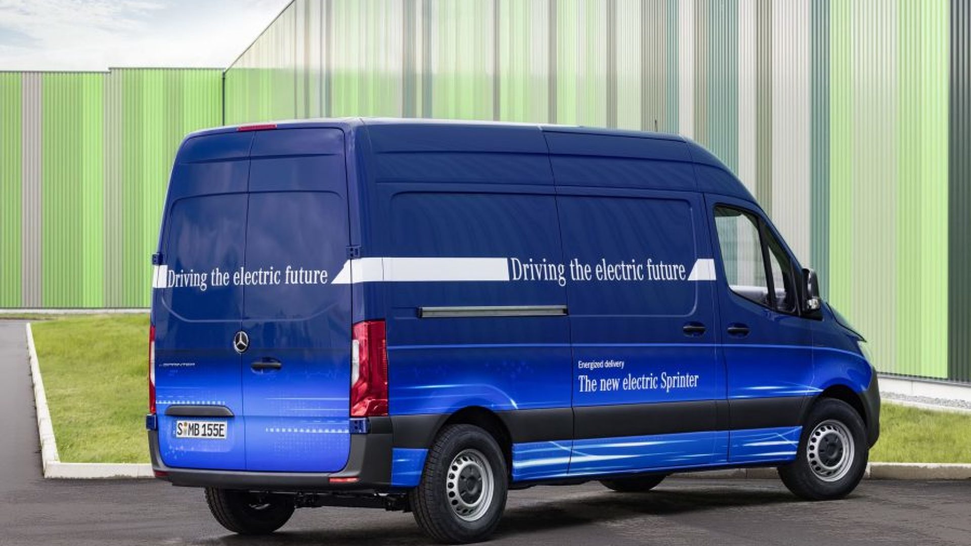 Elektrikli Mercedes eSprinter, iki farklı batarya ile satılacak