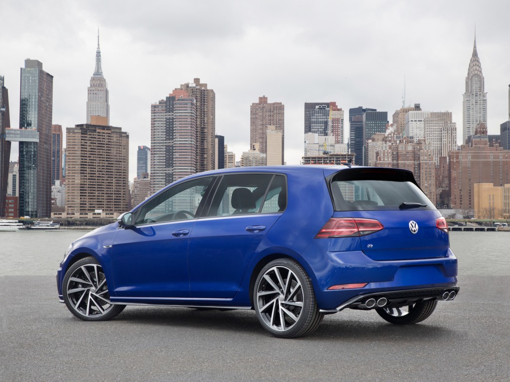 Yeni Volkswagen Golf R'da 405 beygirlik motor bulunacak