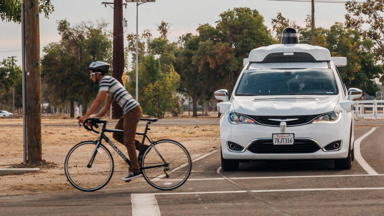 Kaliforniya ücretsiz otonom sürüş programı başlatıyor